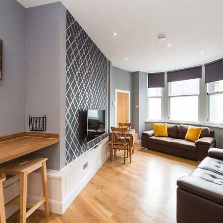Spacious Grassmarket 2 bedroom apartment Edinburg Exteriör bild